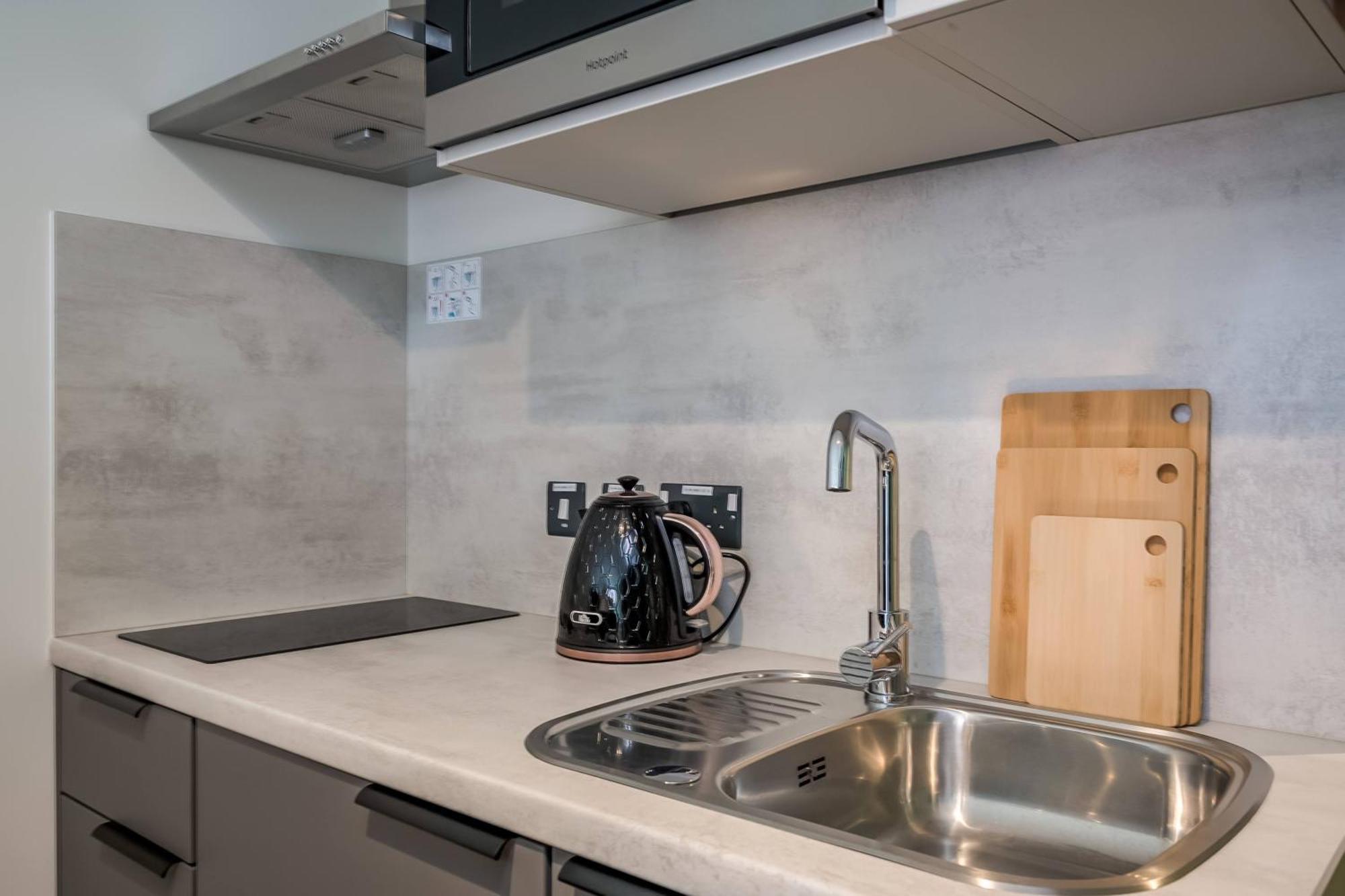 The Best Value Option For The City Centre - Non Students Welcome Belfast Exterior photo
